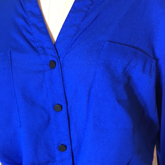 Royal blue long sleeve button down Calvin Klein woman’s blouse - Picture 3 of 6
